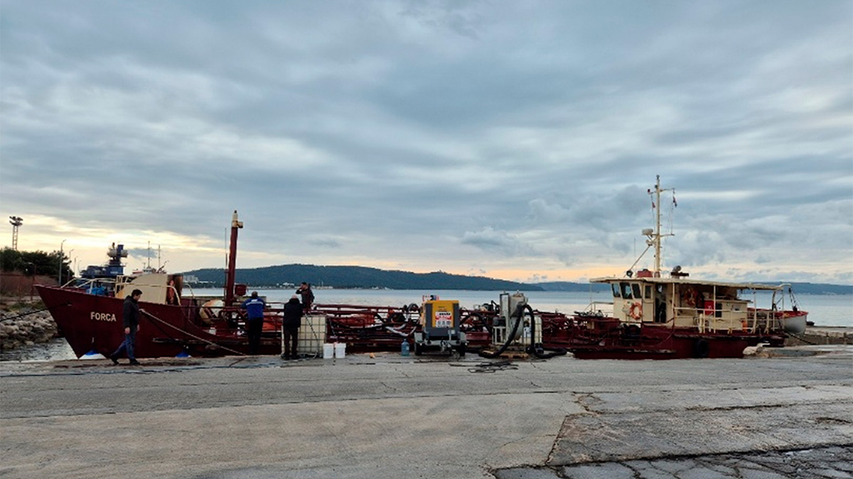 Ch 865 Cleaning And Flash Corrosion Protection Of Small Fuel Tanker - Cortec Corporation